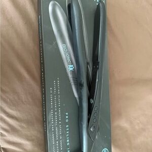Bio onic straightener